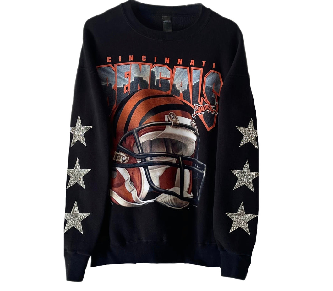 Cincinnati Bengals, NFL One of a KIND Vintage “Rare Find” Sweatshirt with Three Crystal Star Design